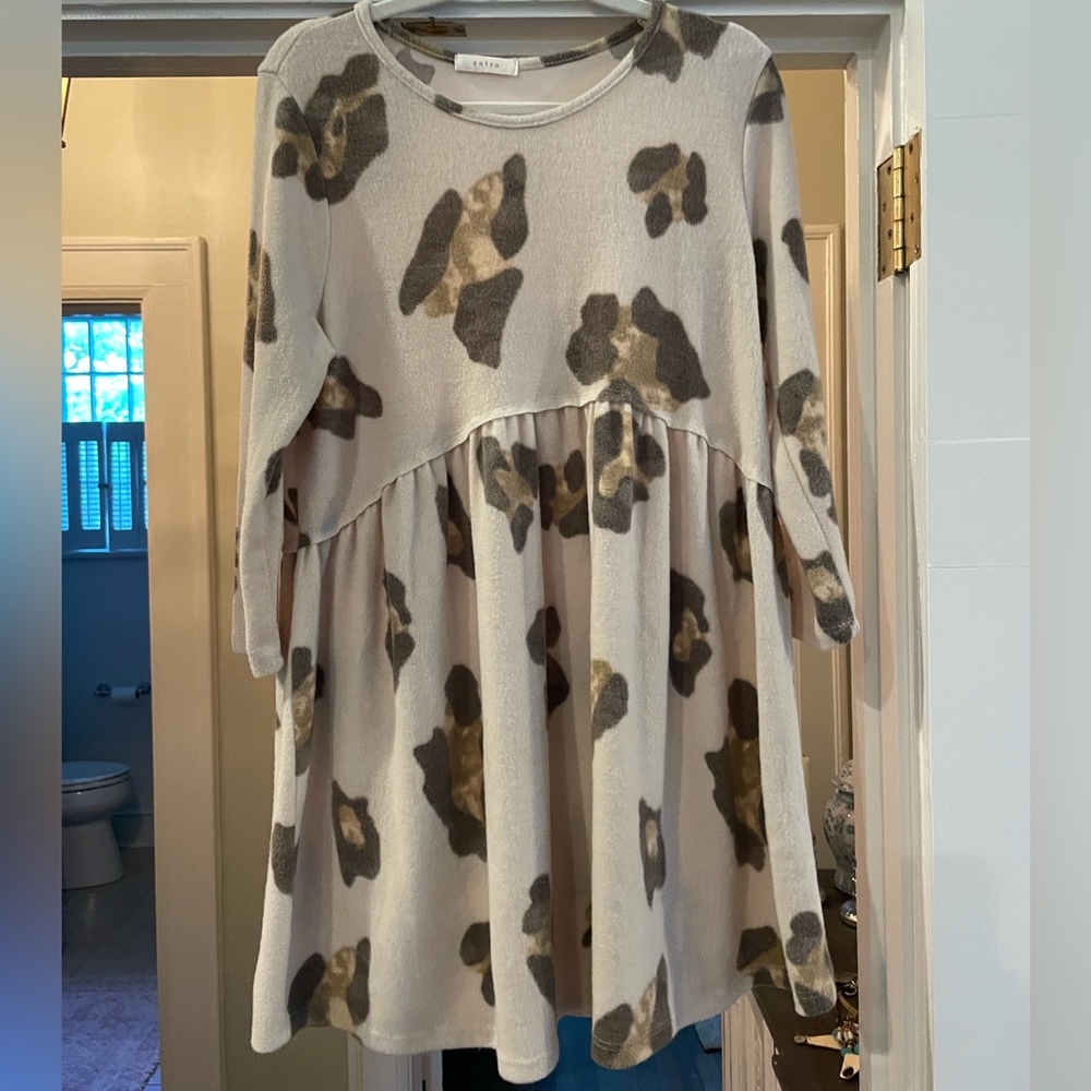 Entro brand size medium (M) leopard spot tunic